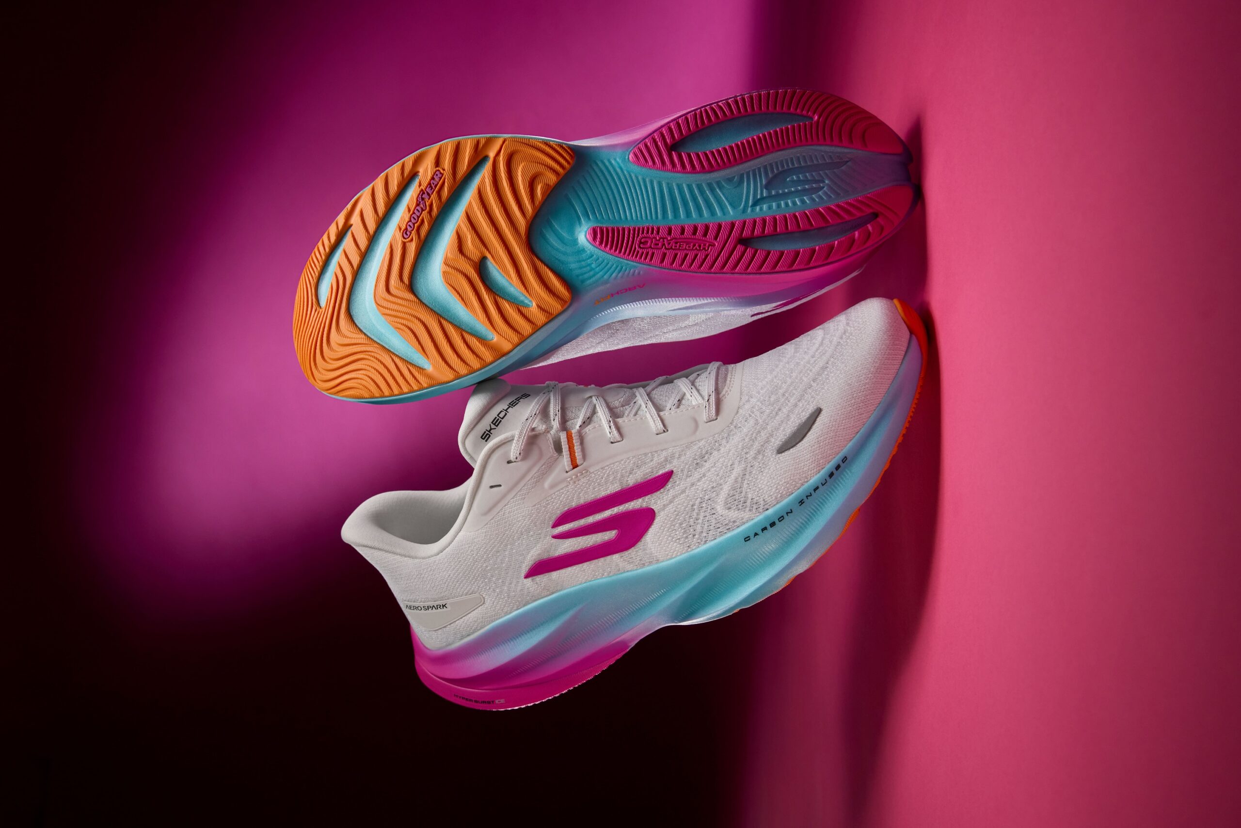 Koşuda yüksek performans ve konforu bir araya getiren Skechers, aerodinamikten