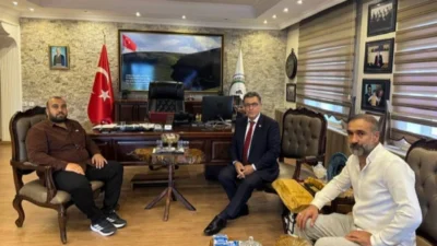 Ardahan Belediye Başkanı Faruk Demir, belediyeye iş başvurusunda bulunan vatandaşlara