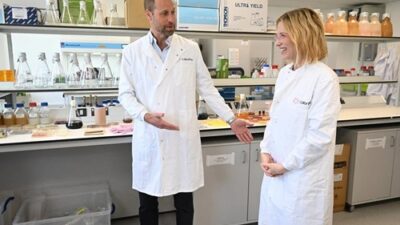 Galler Prensi William ile Oscar'lı oyuncu Cate Blanchett, çevre dostu