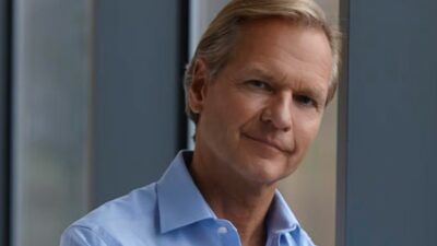 Sürdürülebilir lüks tasarımlarıyla tanınan İsveçli haute couture markası ArdAzAei, uluslararası