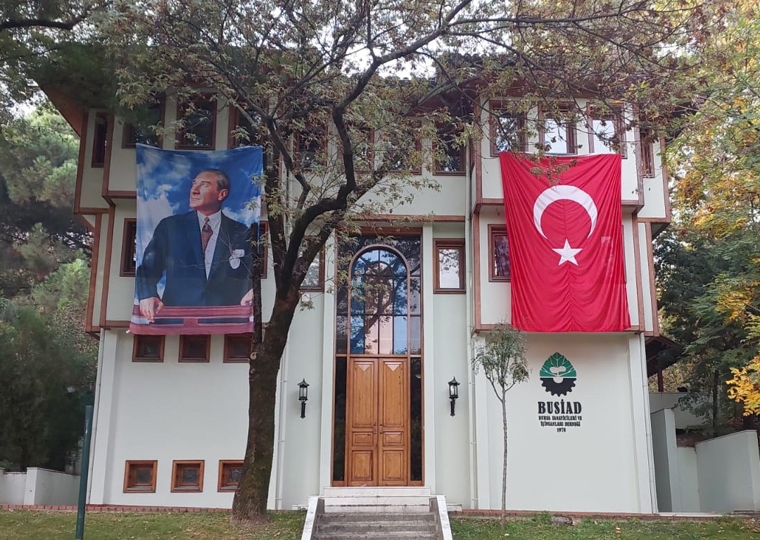 Türkiye'nin ilk şehir SİAD'ı olarak 47 yıldır iş dünyasındaki gelişmelere