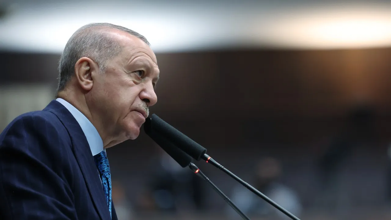 Cumhurbaşkanı Recep Tayyip Erdoğan, partisinin grup toplantısının ardından bir gazetecinin