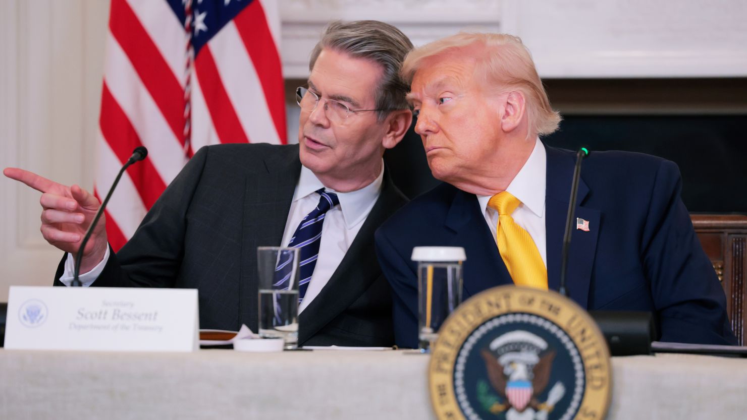 ABD ticaret ortaklarıyla gümrük tarifeleri görüşmelerinin devam edebileceğini açıkladı.
