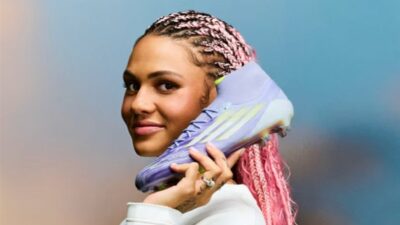 Adidas, kadın ayağı için özel olarak tasarlanmış bir futbol ayakkabısı