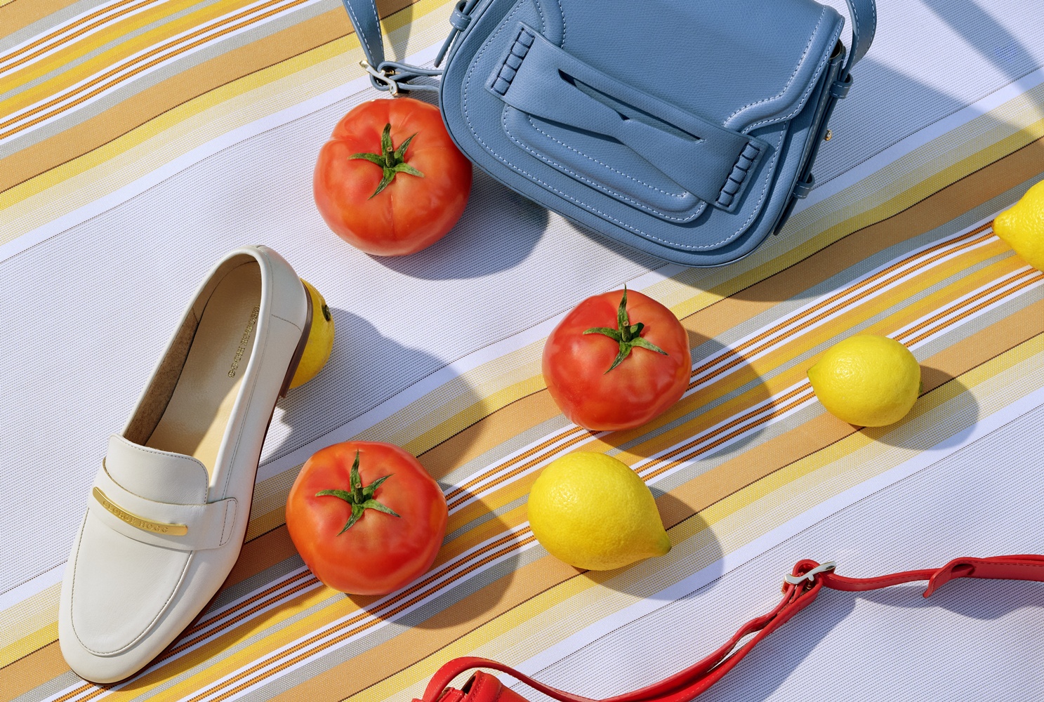 Yazın en sıcak günleri yaklaşırken tatil bavulları hazırlanmaya başlandı. Divarese,