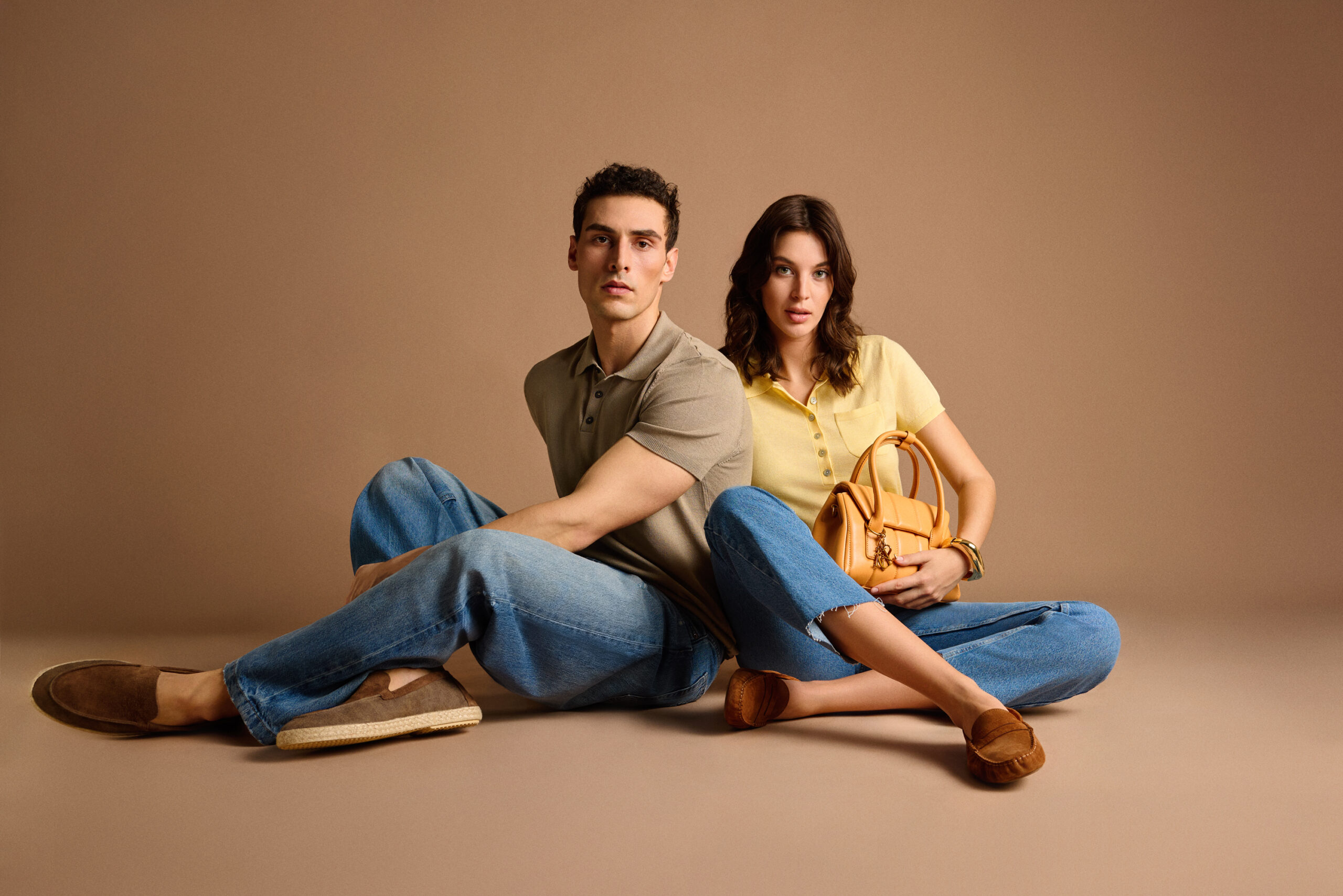 Zamansız ve güncel tasarımları ile kusursuz stiller sunan Divarese’de büyük