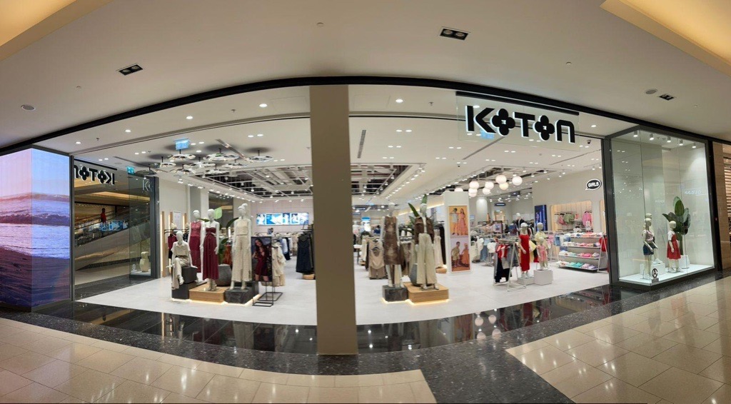 Türkiye’nin öncü moda markası Koton, küresel moda arenasındaki büyümesini hız