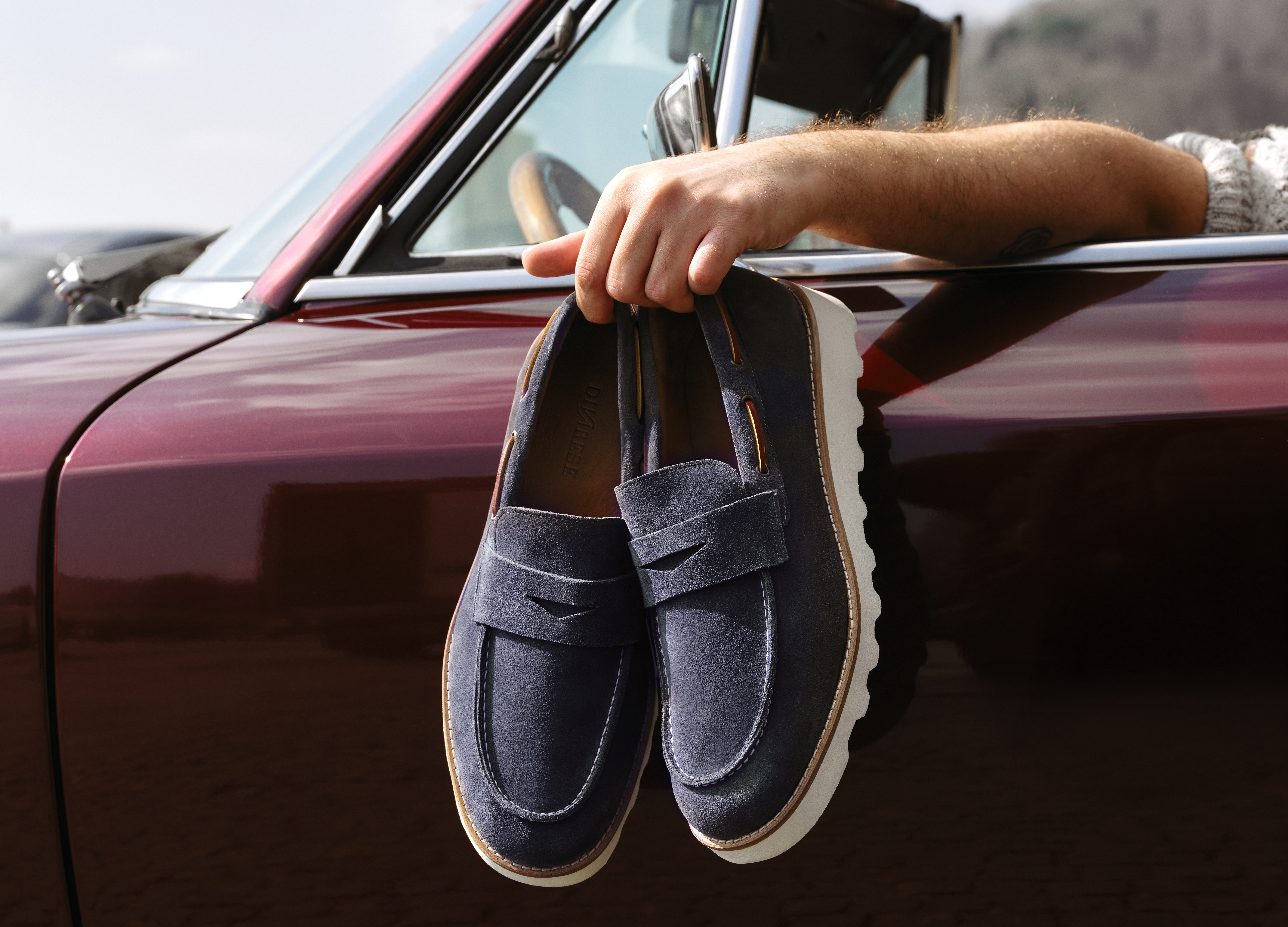 Divarese, şehirli şıklığı ve tatil ruhunu yansıtan geniş yelpazesiyle yaz