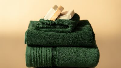 Minimalist çizgileri, zamansız tasarımları ve sürdürülebilir bir yaşam anlayışıyla ev