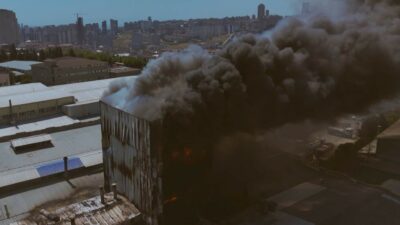 İstanbul'un Esenyurt ilçesinde bulunan perde üretimi yapan 3 katlı tekstil