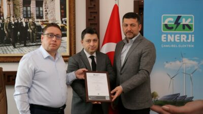 Yıllık elektrik ihtiyacının tamamını yenilenebilir enerji kaynaklardan karşılamak üzere önemli