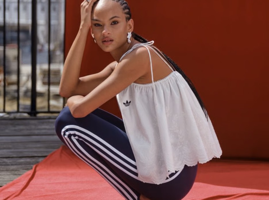 Londra’da düzenlenen özel bir podyum defilesiyle tanıtılan yeni bir kadın