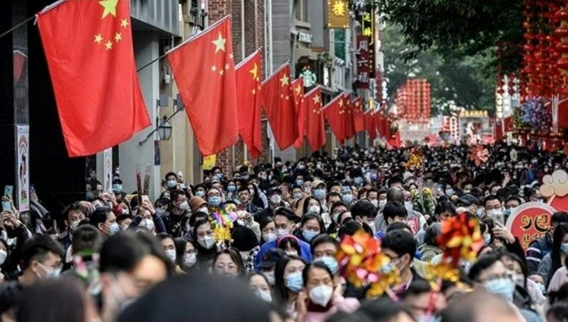 Çin ekonomisi 2025'in ilk yarısında yüzde 5,3 büyüdü, ticaret gerginlikleri