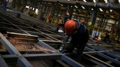 Ücretli çalışan sayısı mayısta yıllık bazda yüzde 1,2 artarak 15,9