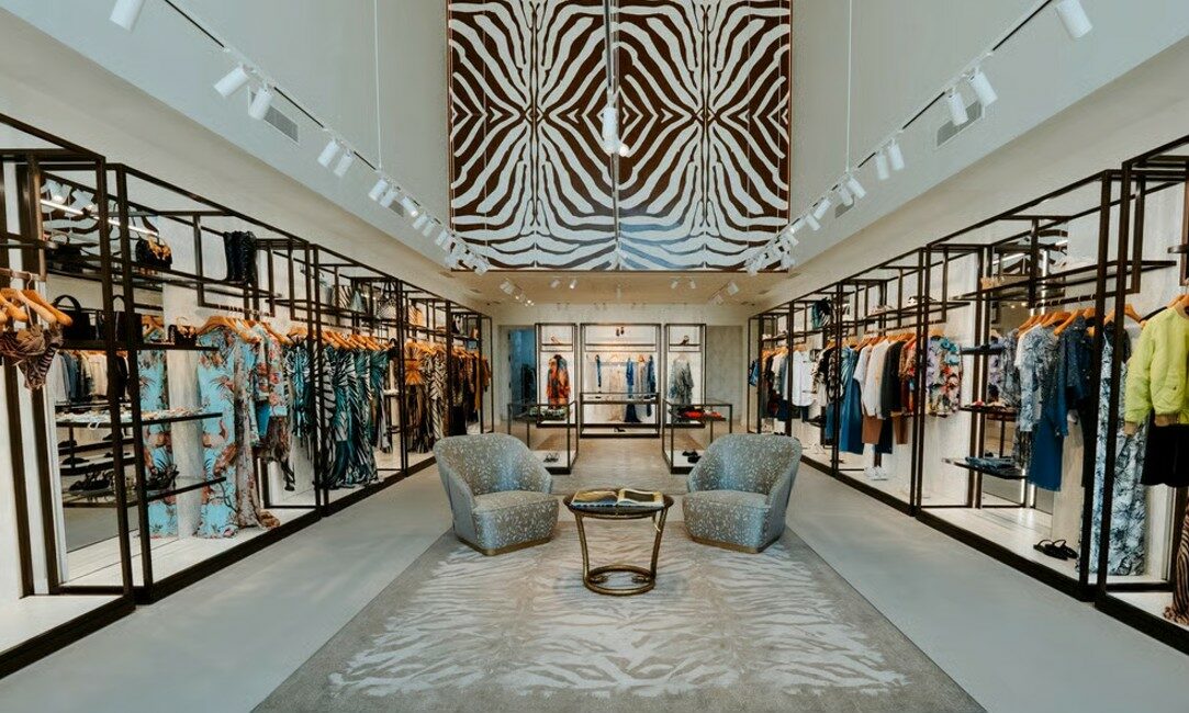 İtalyan moda devi Roberto Cavalli, İbiza'nın enerjik ve lüks atmosferine