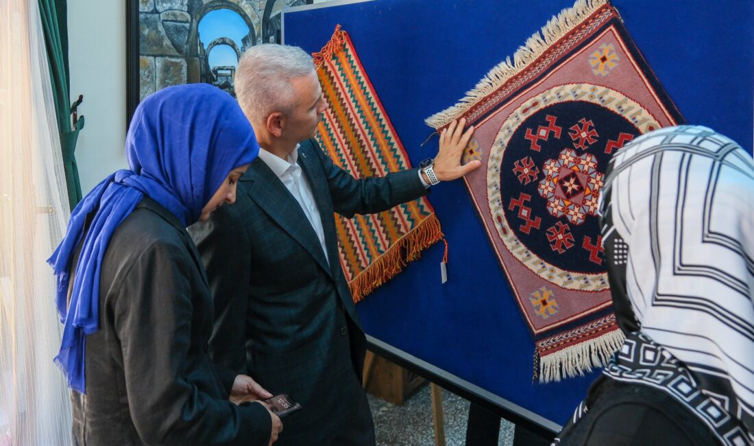 Karaman'da 66 yaşındaki Cemile Yiğitoğlu'nun geleneksel kök boya teknikleriyle hazırladığı
