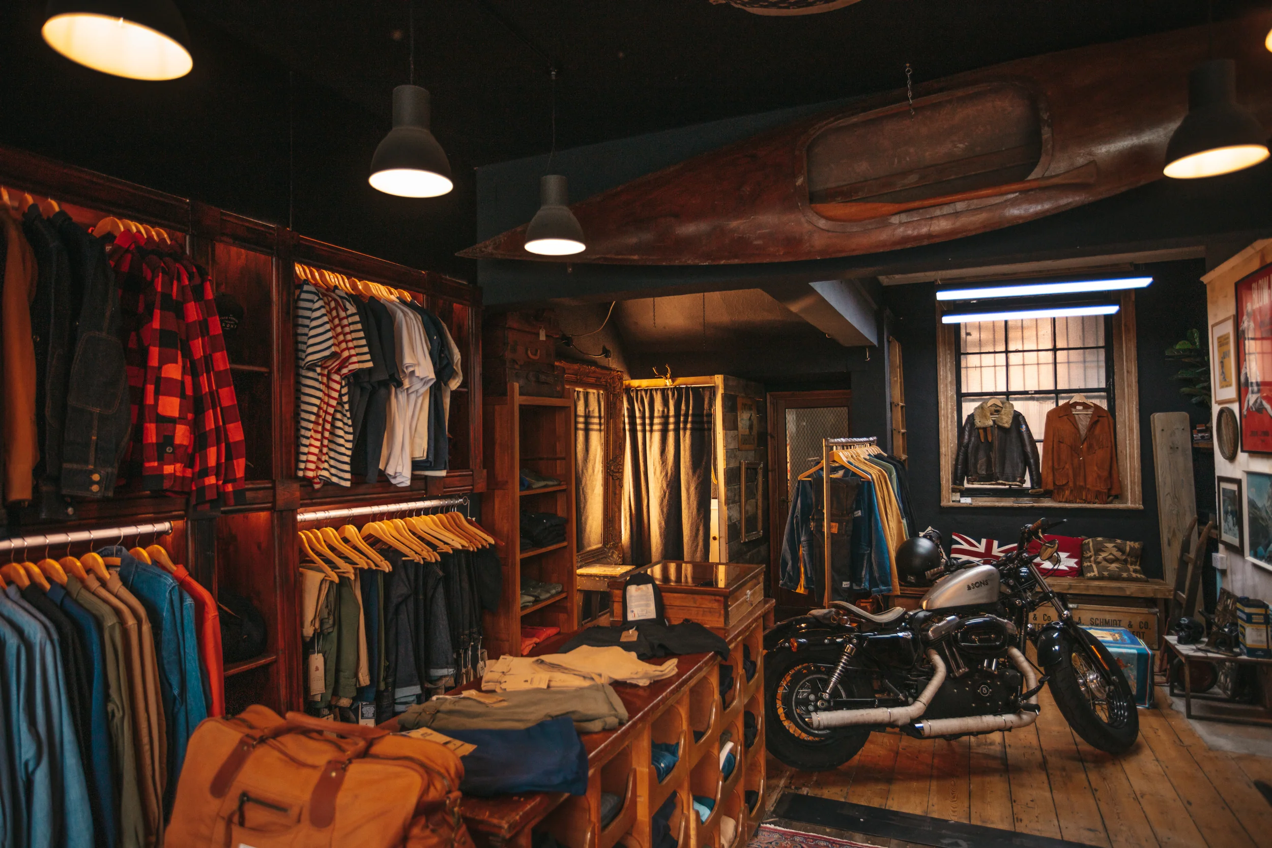 İngiliz erkek moda ve yaşam tarzı markası &Sons, sonbahar/kış 2025