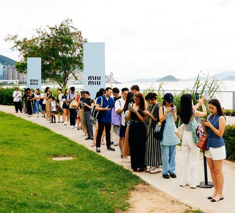 Yazılı kelimenin gücünü yansıtan Miu Miu Yaz Okumaları; Pekin, Hong