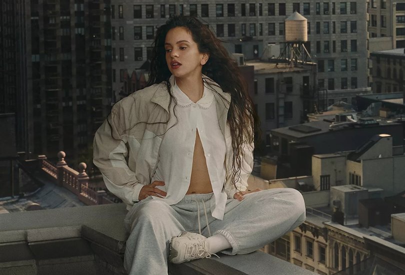 İki Grammy Ödülü ve 12 Latin Grammy Ödülü sahibi İspanyol