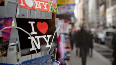 Giyim ürünlerinde kullanılmak üzere yapılan “I ♥” logosunu marka olarak