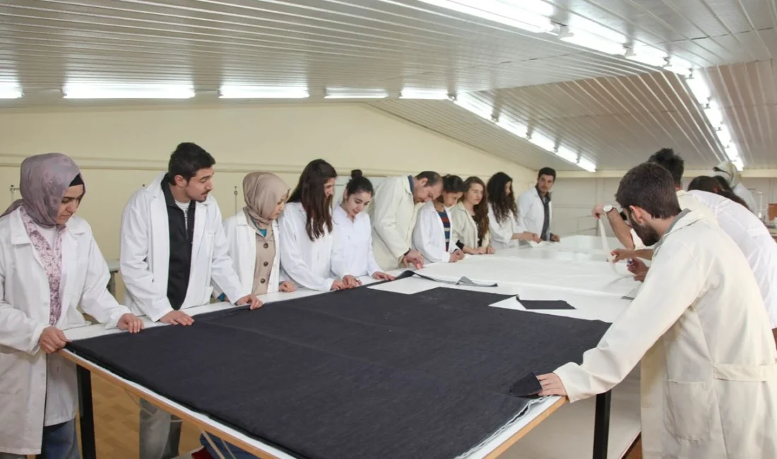 Gaziantep Üniversitesi (GAÜN) Tekstil Mühendisliği Bölümü, öğrencilere burslu, iş garantili