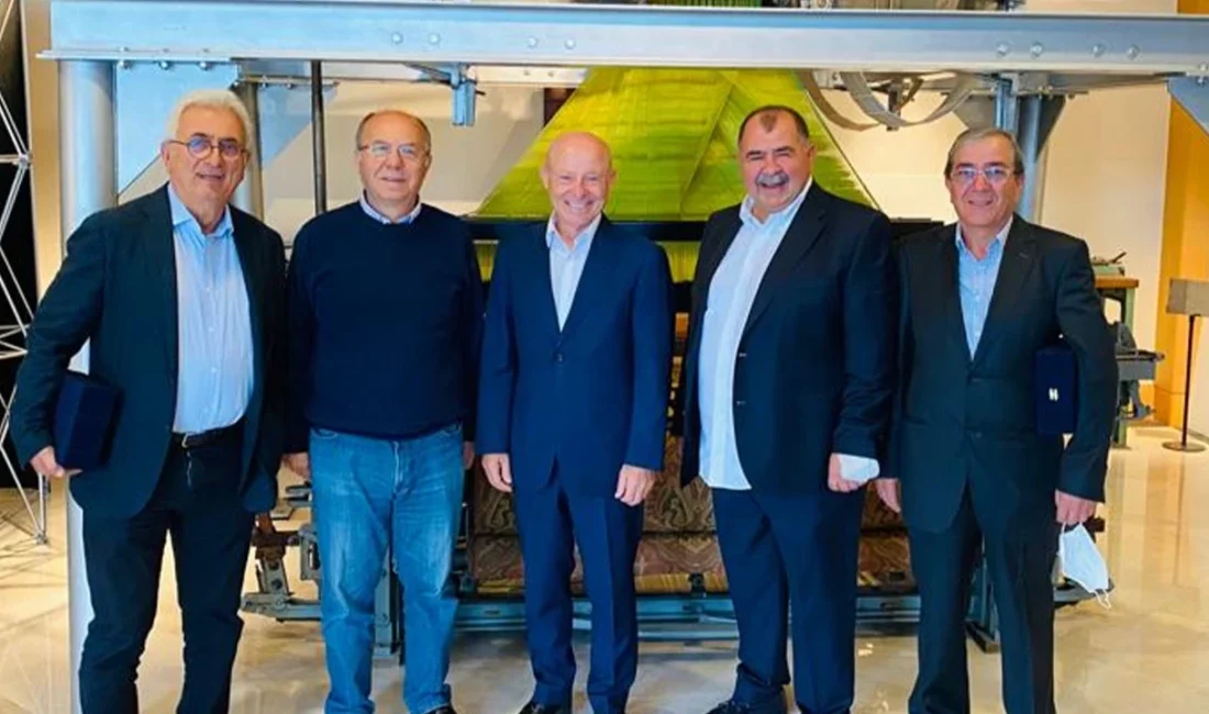 Osman Canik, TOSAB Yönetim Kurulu Başkanlığı görevini Erol Türkün'den devraldı.