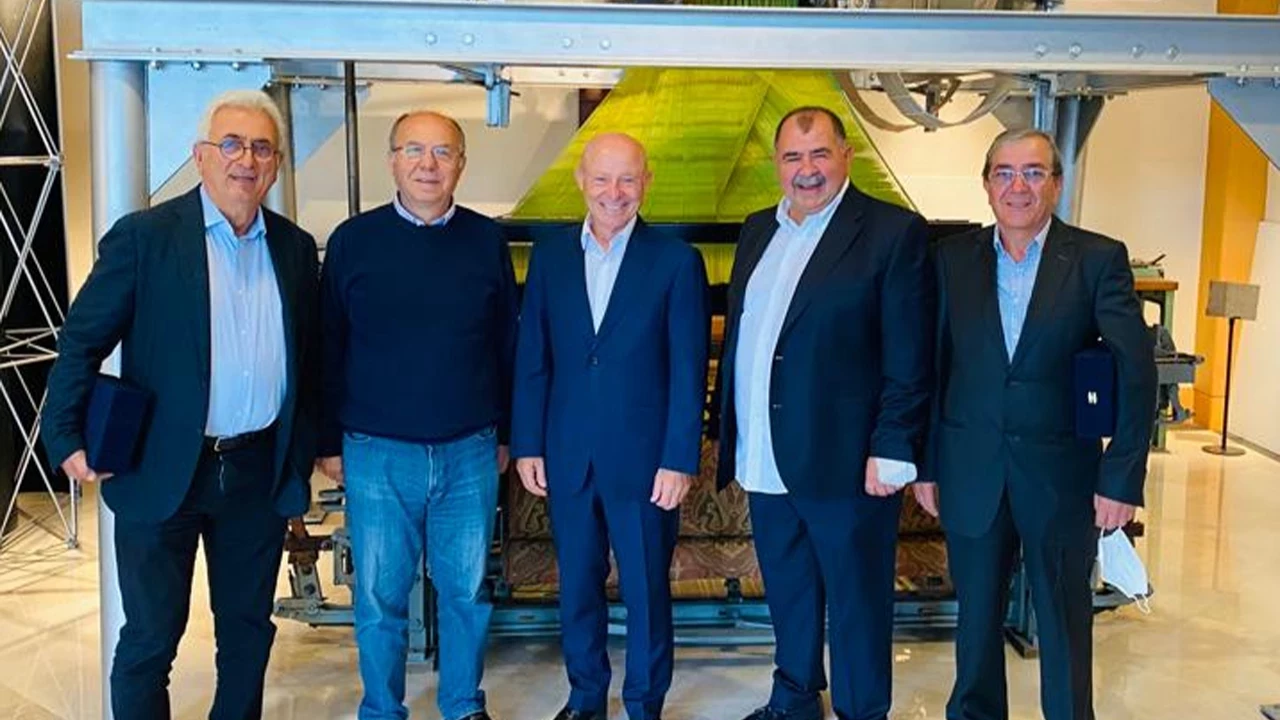 Osman Canik, TOSAB Yönetim Kurulu Başkanlığı görevini Erol Türkün'den devraldı.