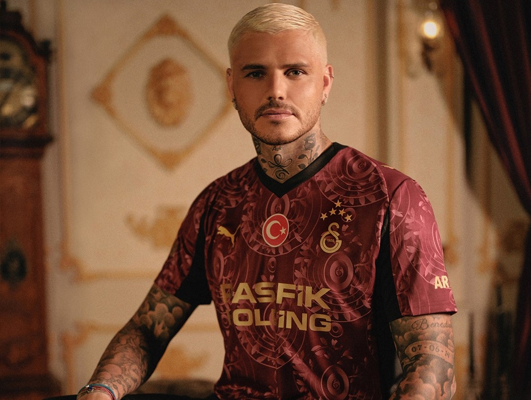 PUMA'nın, Galatasaray Lisesi’nin simgesel mirasından ilham alarak sarı-kırmızılıların futbol takımı